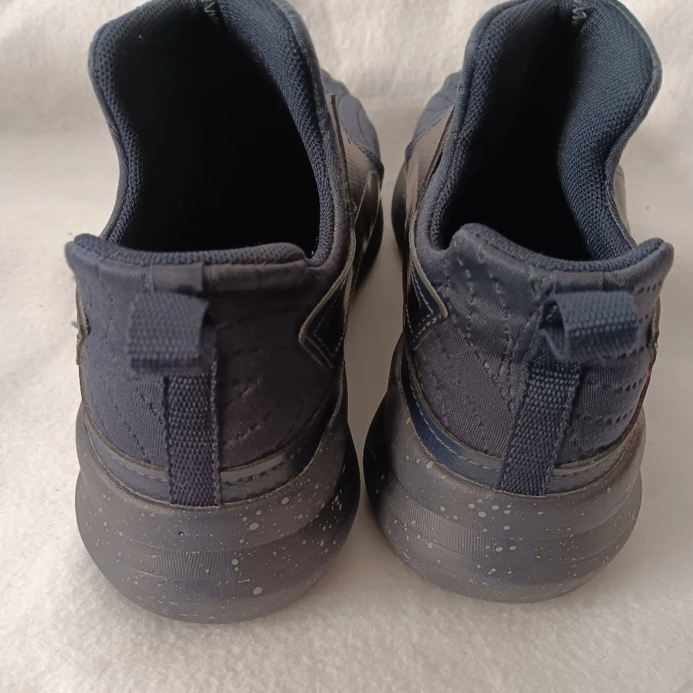 Shoes - Picture 5 of 12
